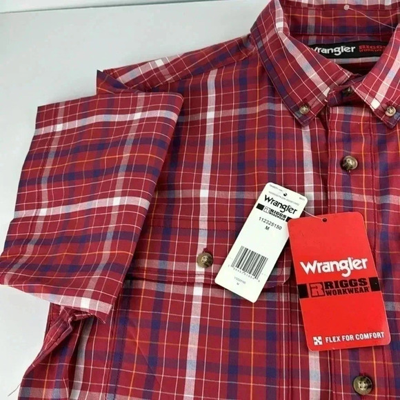 WRANGLER RED PLAID SIZE M BUTTON DOWN 2 POCKETS ON CHEST BUTTONS NWT SHORT SL - Picture 2 of 7